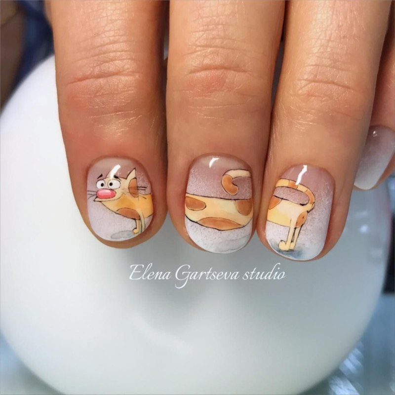 Маникюр с корги