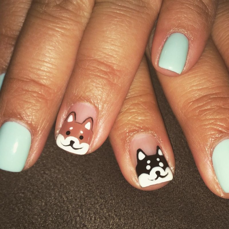 Маникюр с корги на ногтях