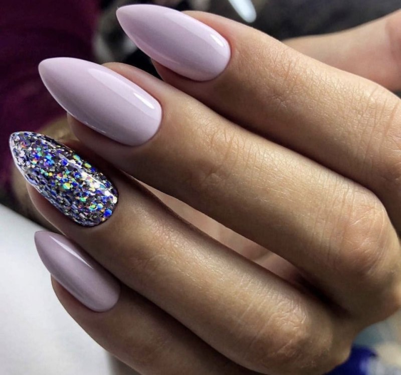 Ногти нюд овал миндаль