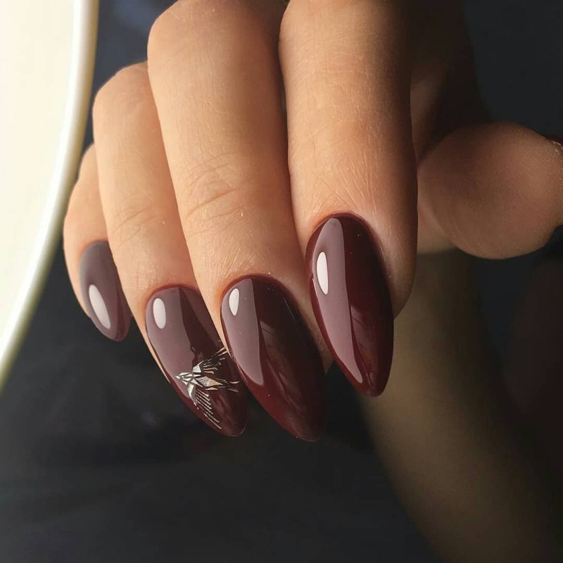 Маникюр нежный 2021 миндалевидные ногти матовый