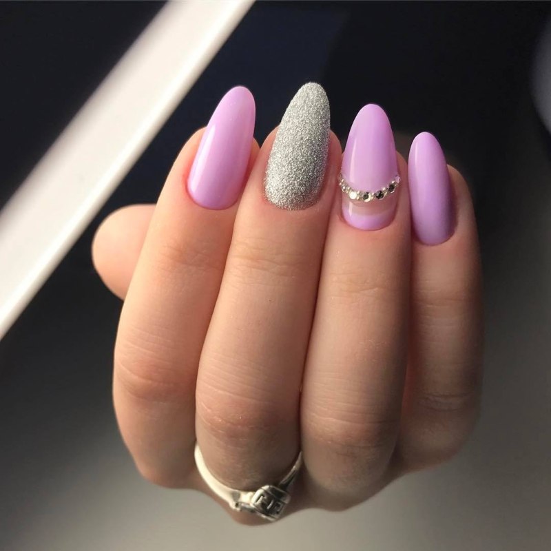 Нюдовый френч миндаль