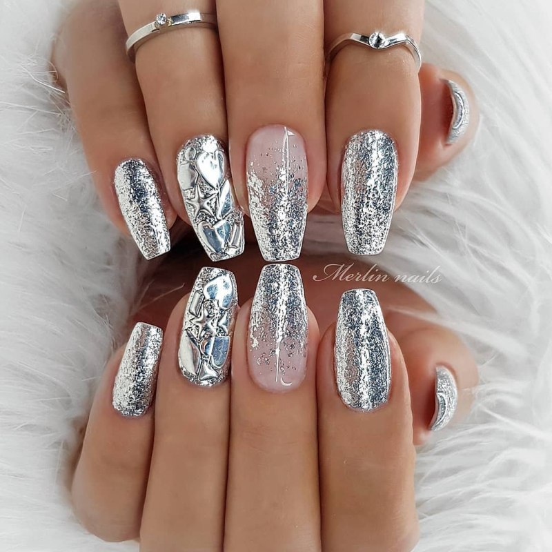 Маникюр с золотом на длинные ногти