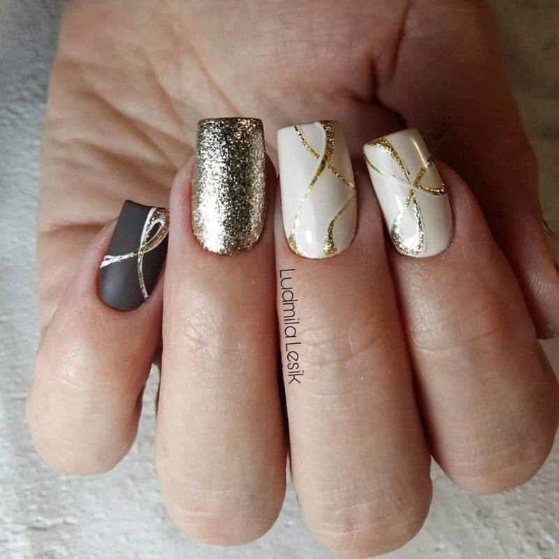 Белый френч с золотом и серебром