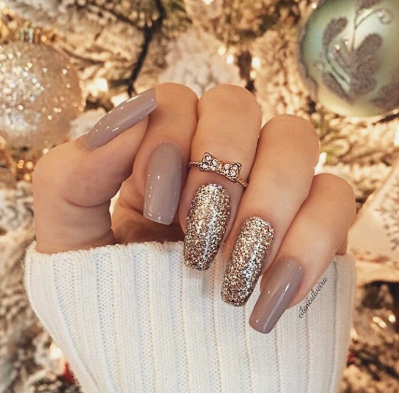 Гель-лак глиттерный серебро