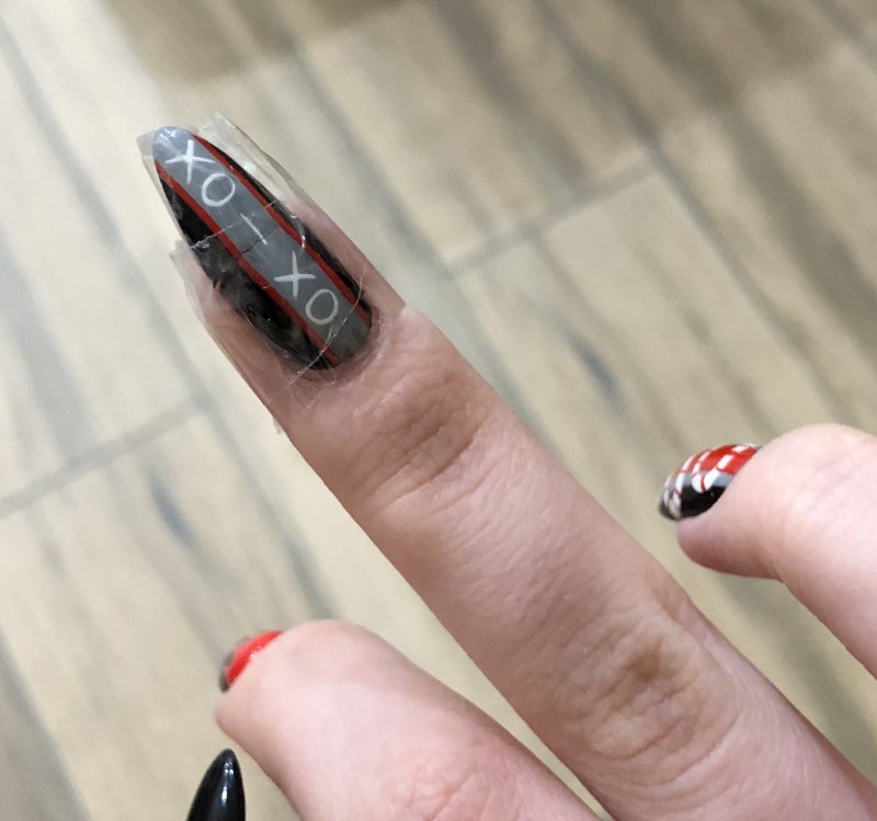 Сломанный ноготь гель лак