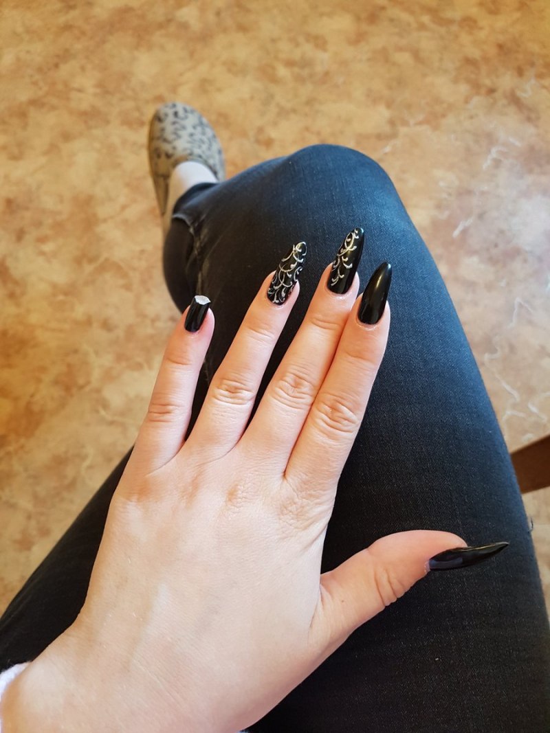 Как красиво накрасить ногти