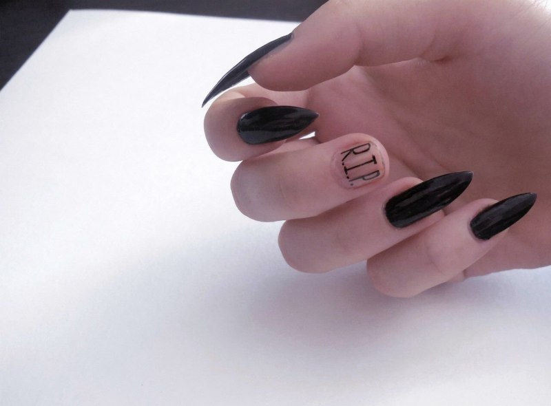 Маникюр сплит