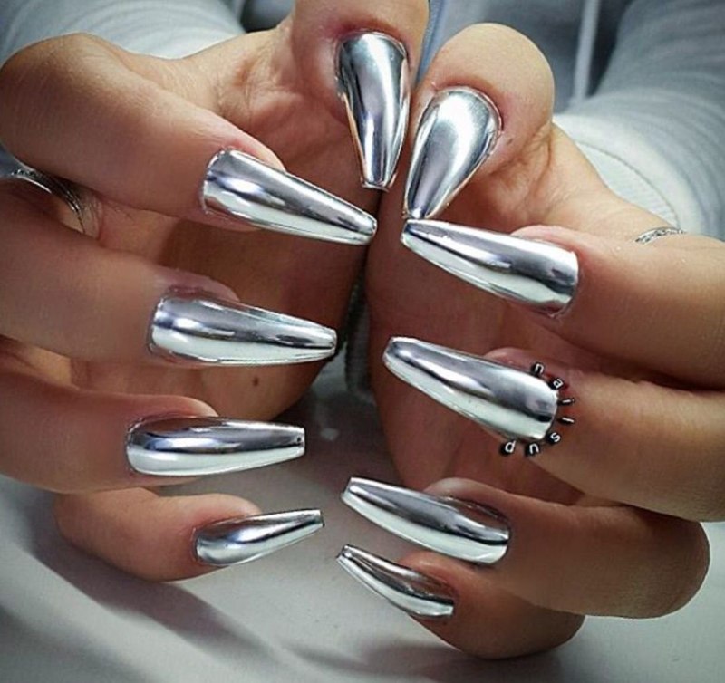 Зеркальный маникюр