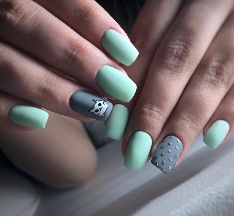 Мятный маникюр 2022 миндаль
