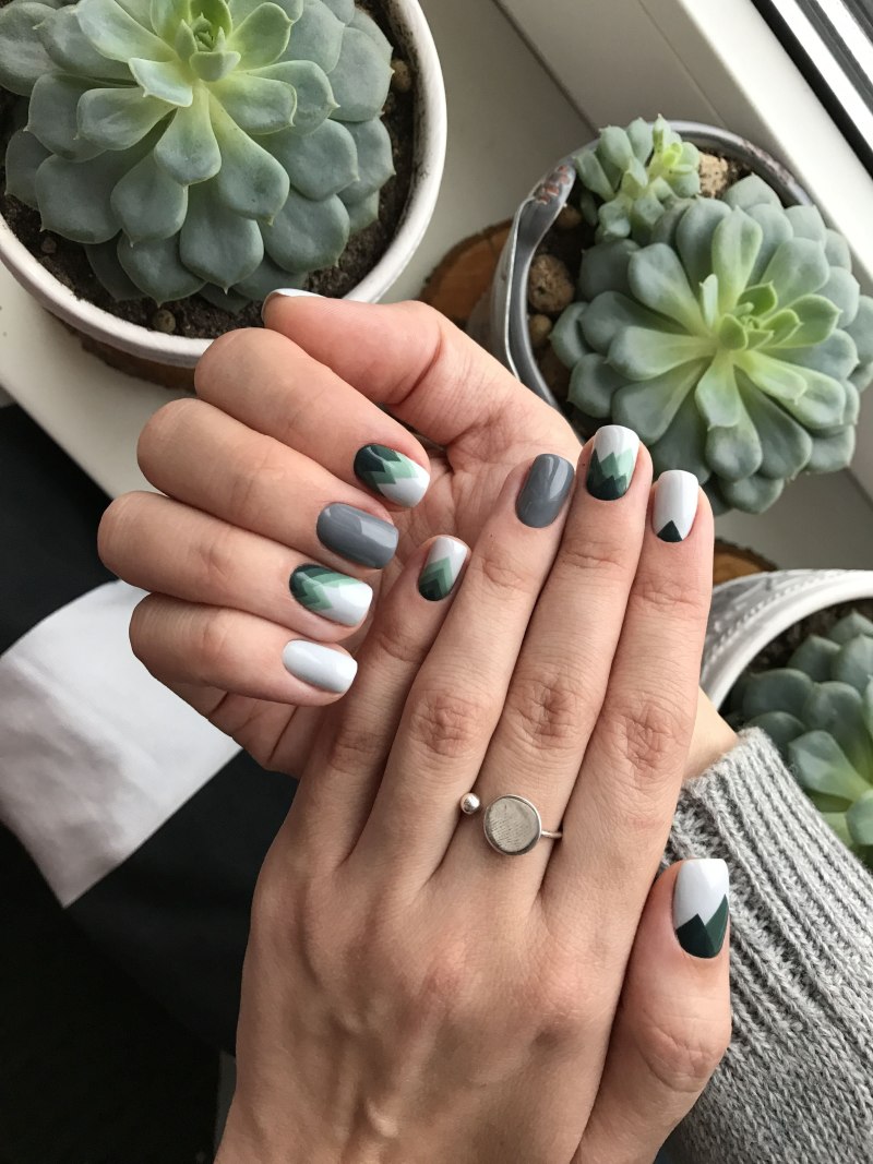 Гель-лак 2021 зеленый хаки авокадо