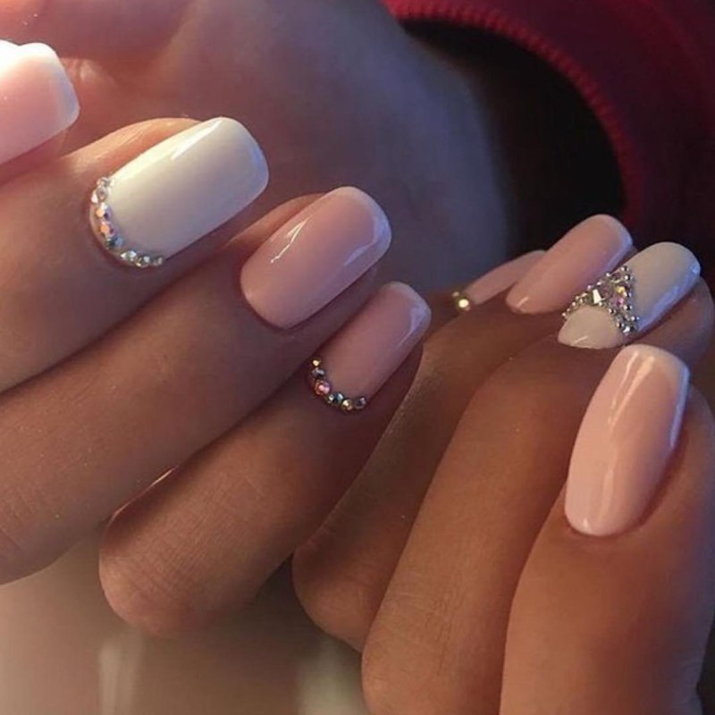 Ногти со стразами