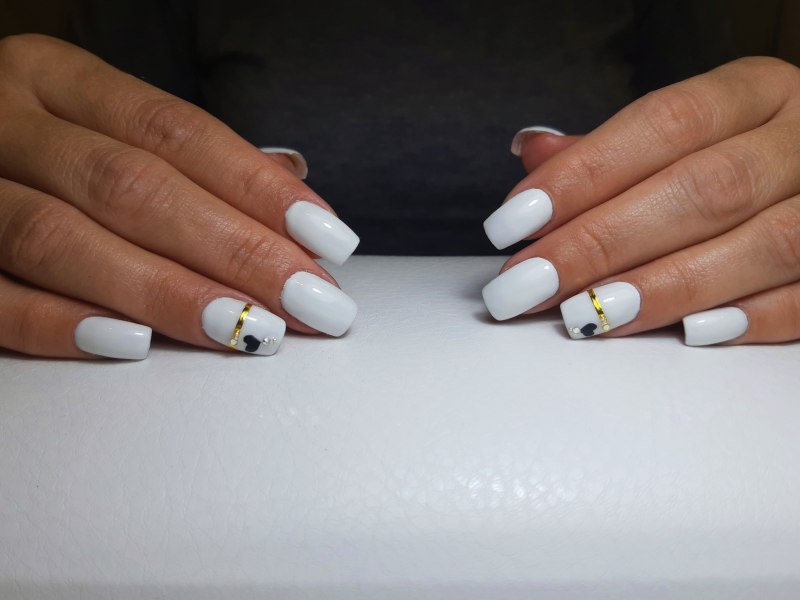 Идеи белого маникюра