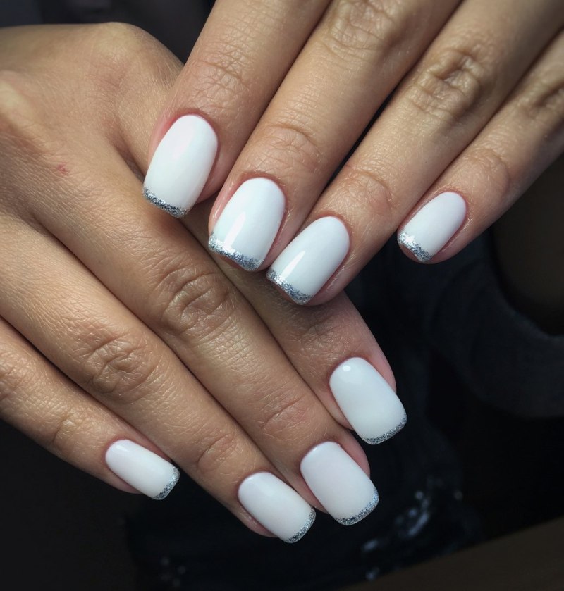 Красивые белые ногти
