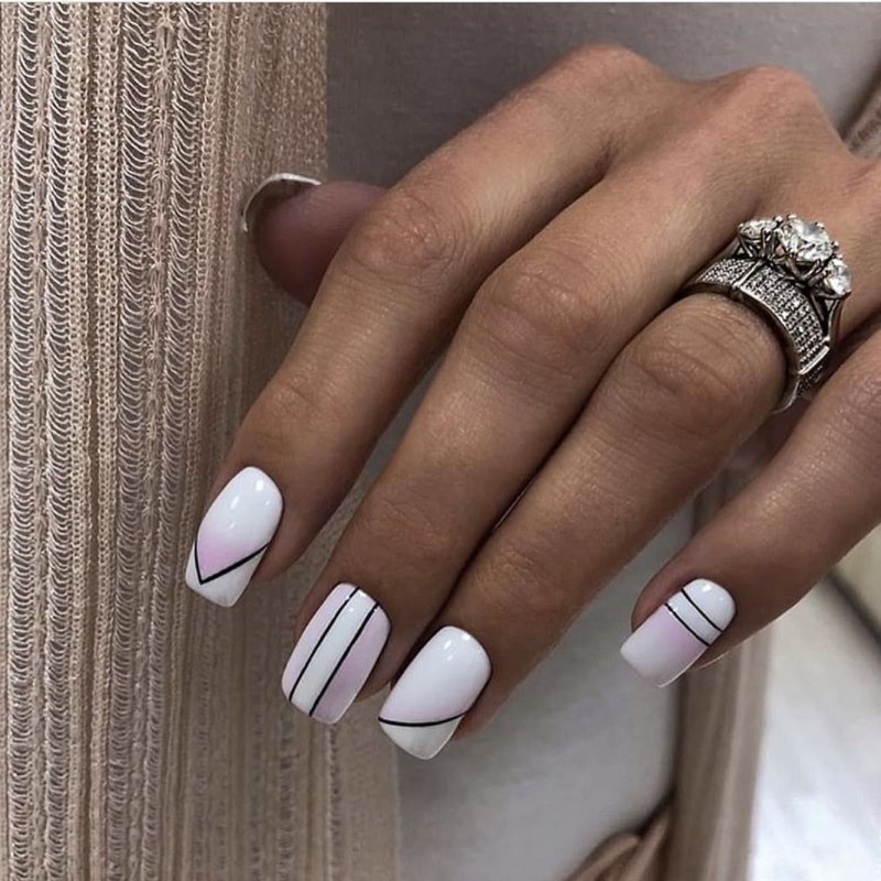 Белый маникюр на короткие ногти