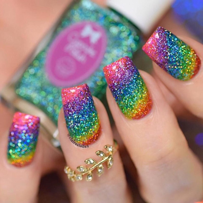 Ногти блестящие разноцветные длинные