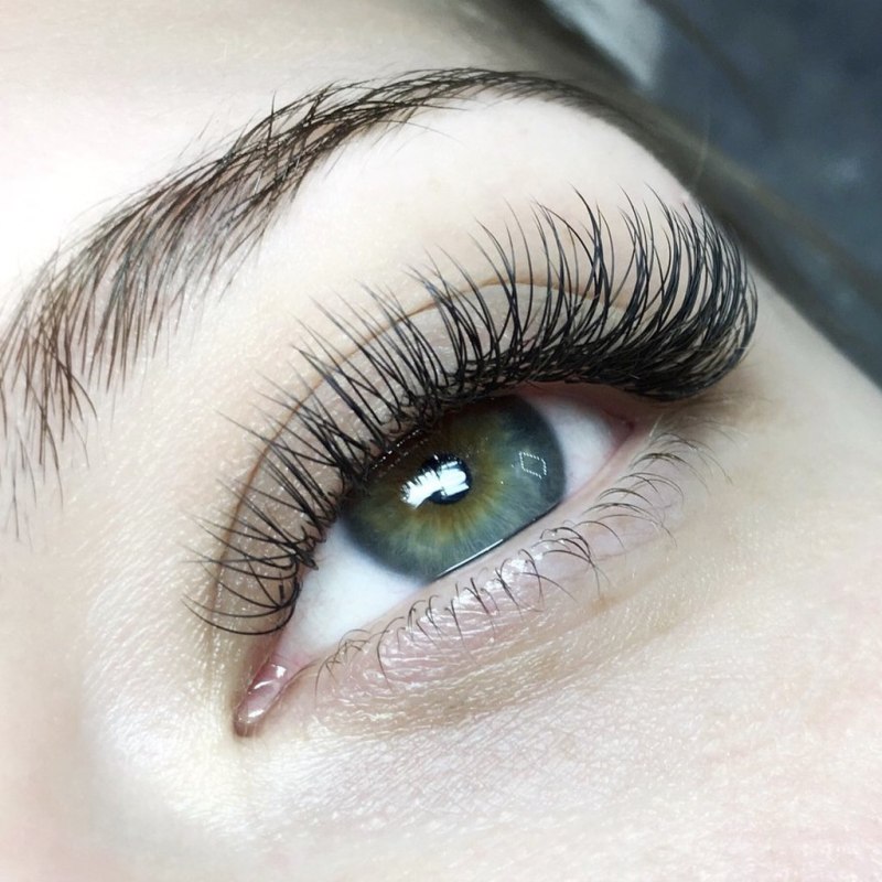 Естественные нарощенные ресницы