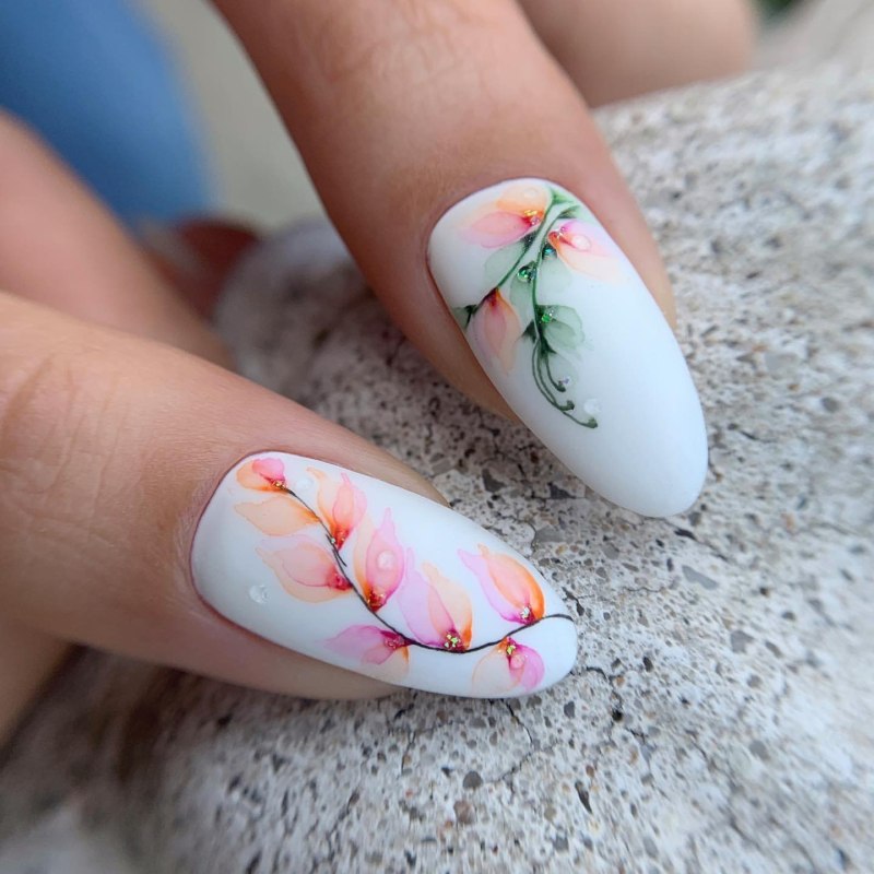 Маникюр цветы акварель