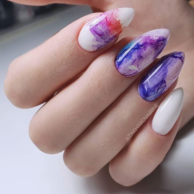 Маникюр с цветами