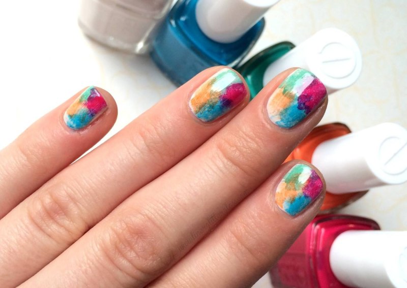 Маникюр акварель