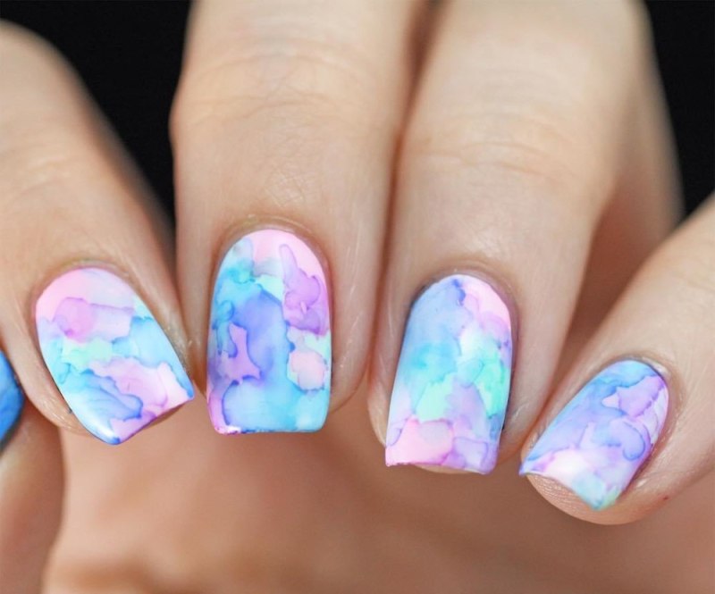 Цветочки на ногтях