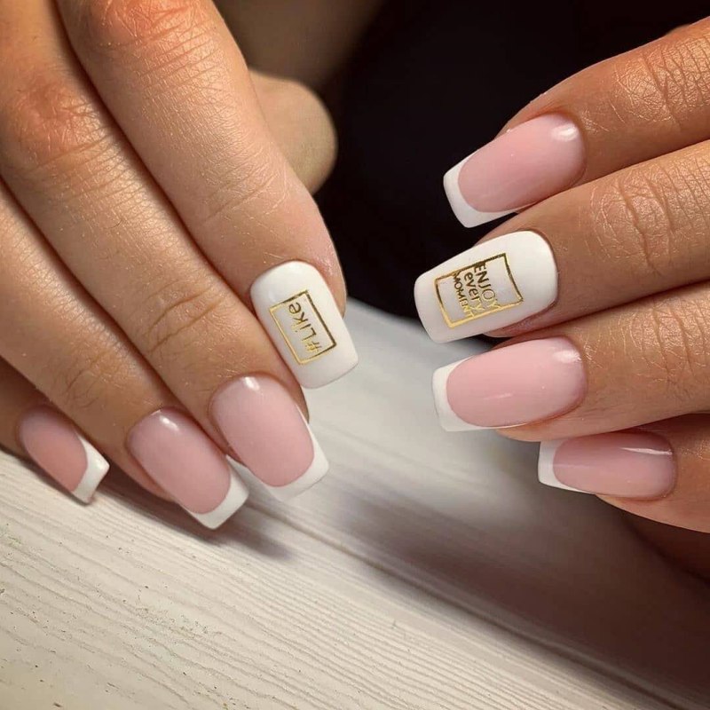 Молочный маникюр на короткие ногти квадратной формы