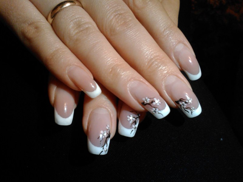 Ногти с надписями