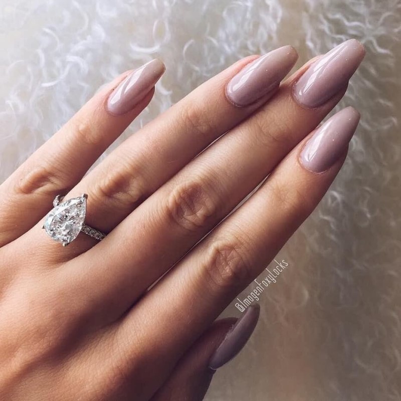 Выкладной френч 2021 миндаль белый