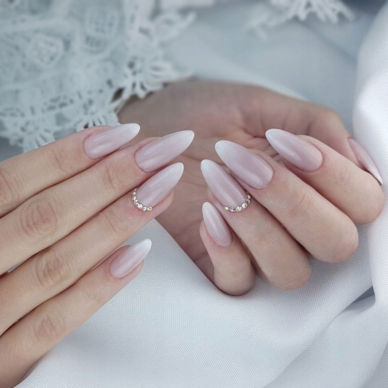 Маник на миндальные ногти