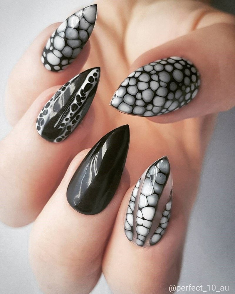 Маникюр рептилия