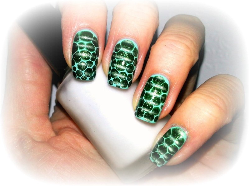 Маникюр кожа рептилии