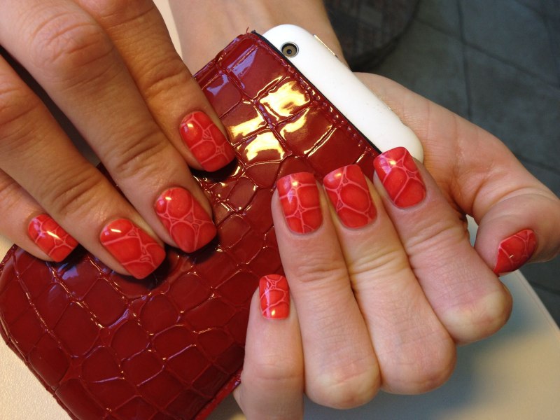 Маникюр змеиная кожа