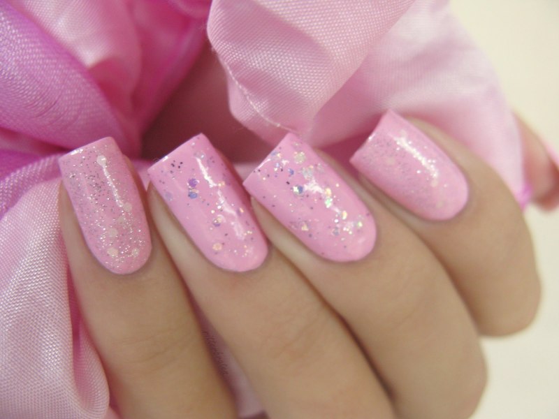 Розовый маникюр 2020