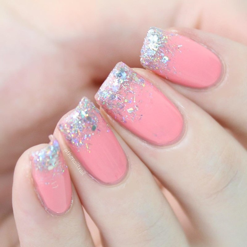 Маникюр хлопья Юки нюд