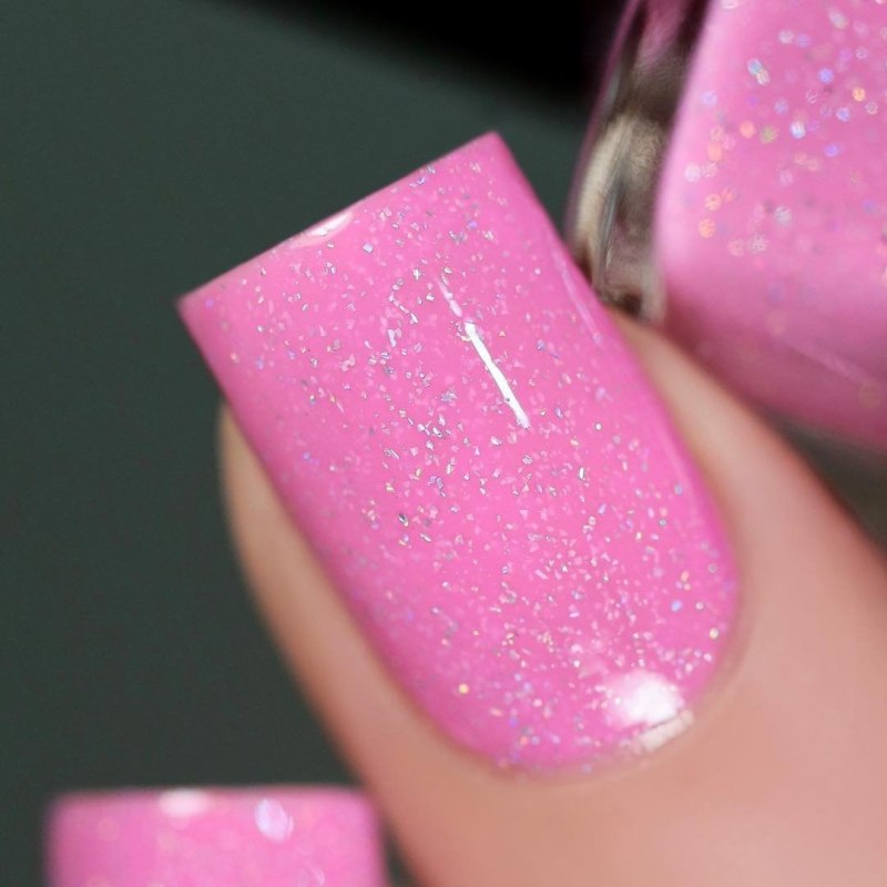 Ярко розовые ногти