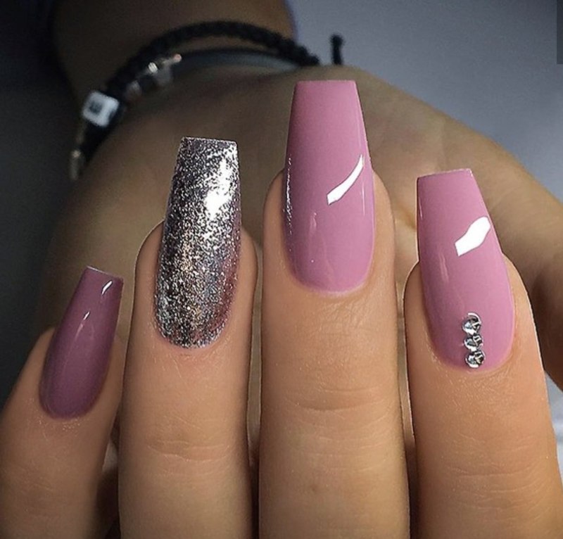 Ногти квадрат с блестками