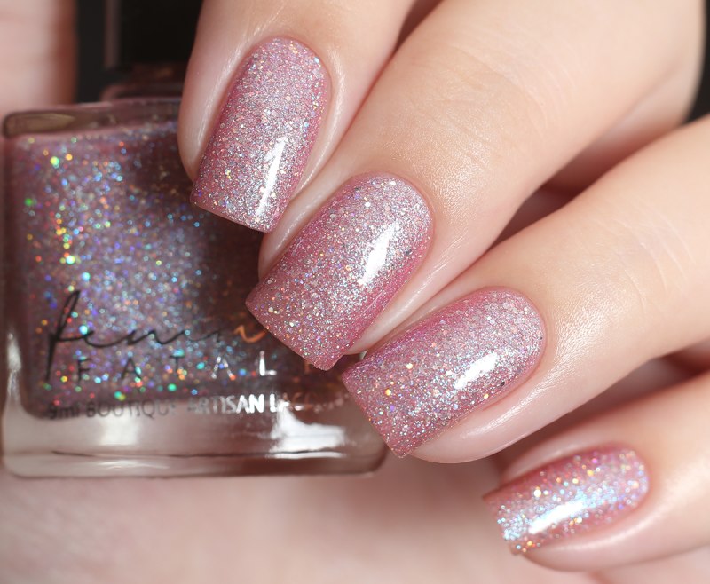 Маникюр с блестками