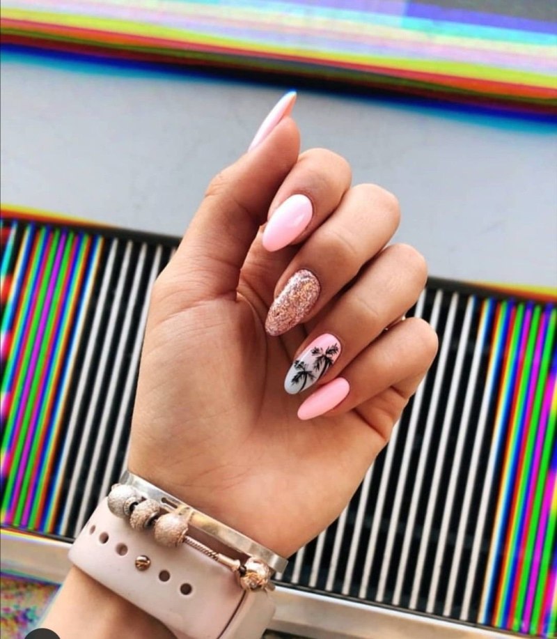 Яркий маникюр для подростков