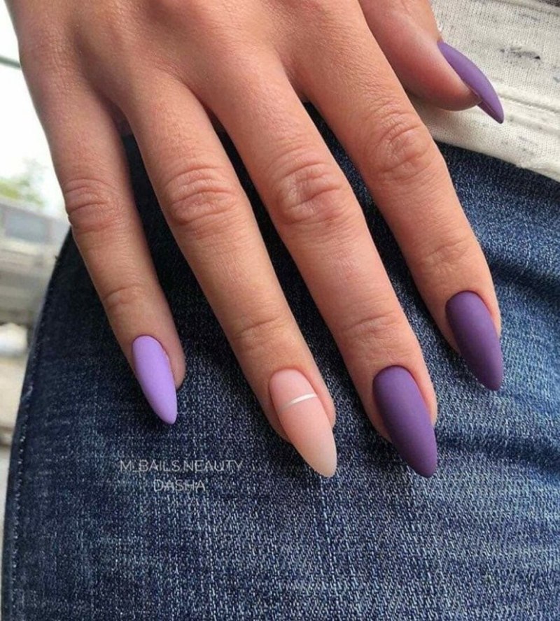 Острый миндаль ногти