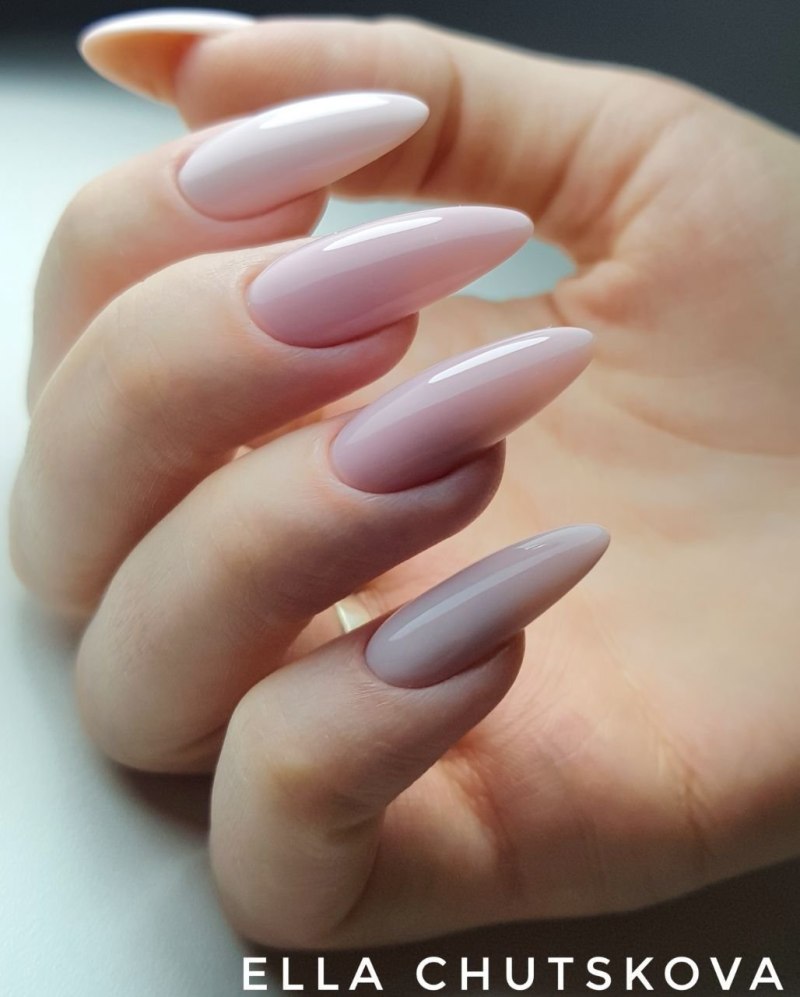 Нюдовый острый миндаль