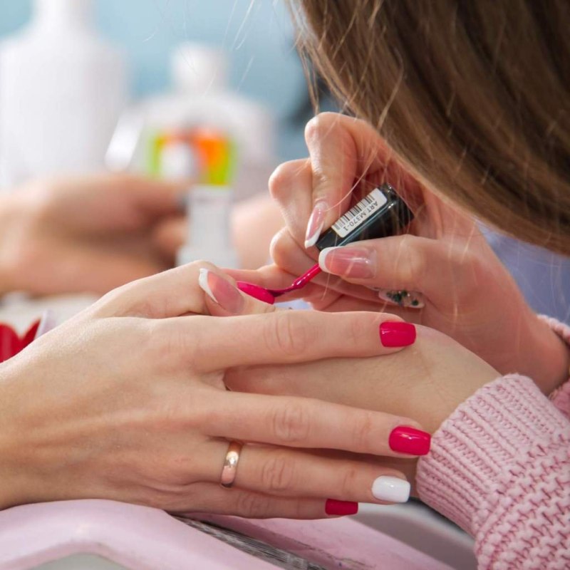Наращивание ногтей