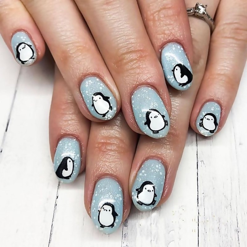 Маникюр с пингвинчиками