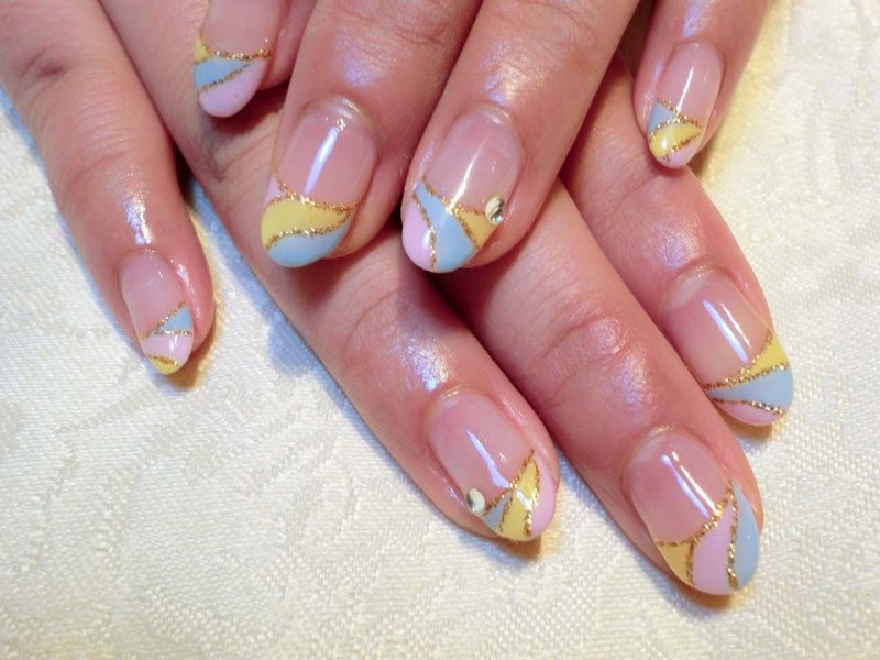 Выкладной френч белый миндаль