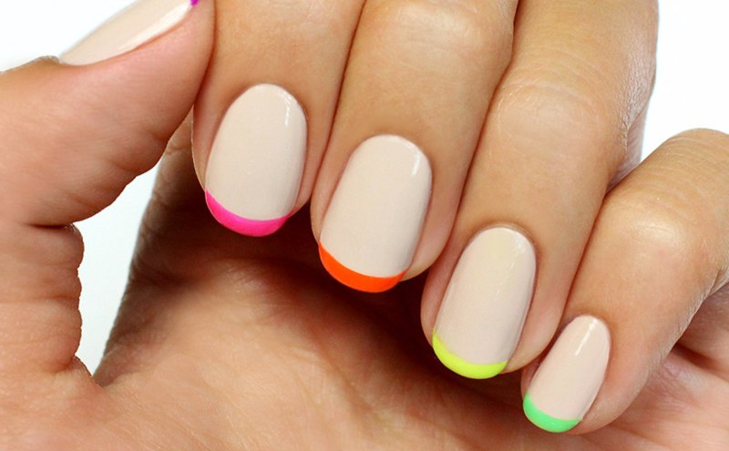 Френч на миндальныг ногтяг