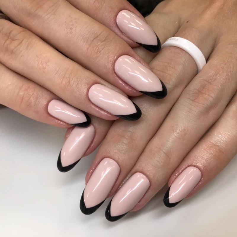 Френч маникюр на овальные ногти цветной