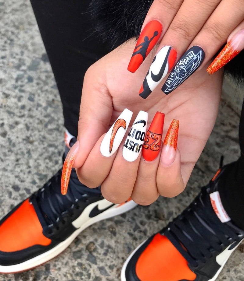 Шеллак на длинные ногти