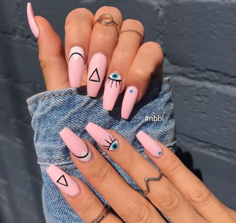 Маникюр на длинные ногти в клеточку