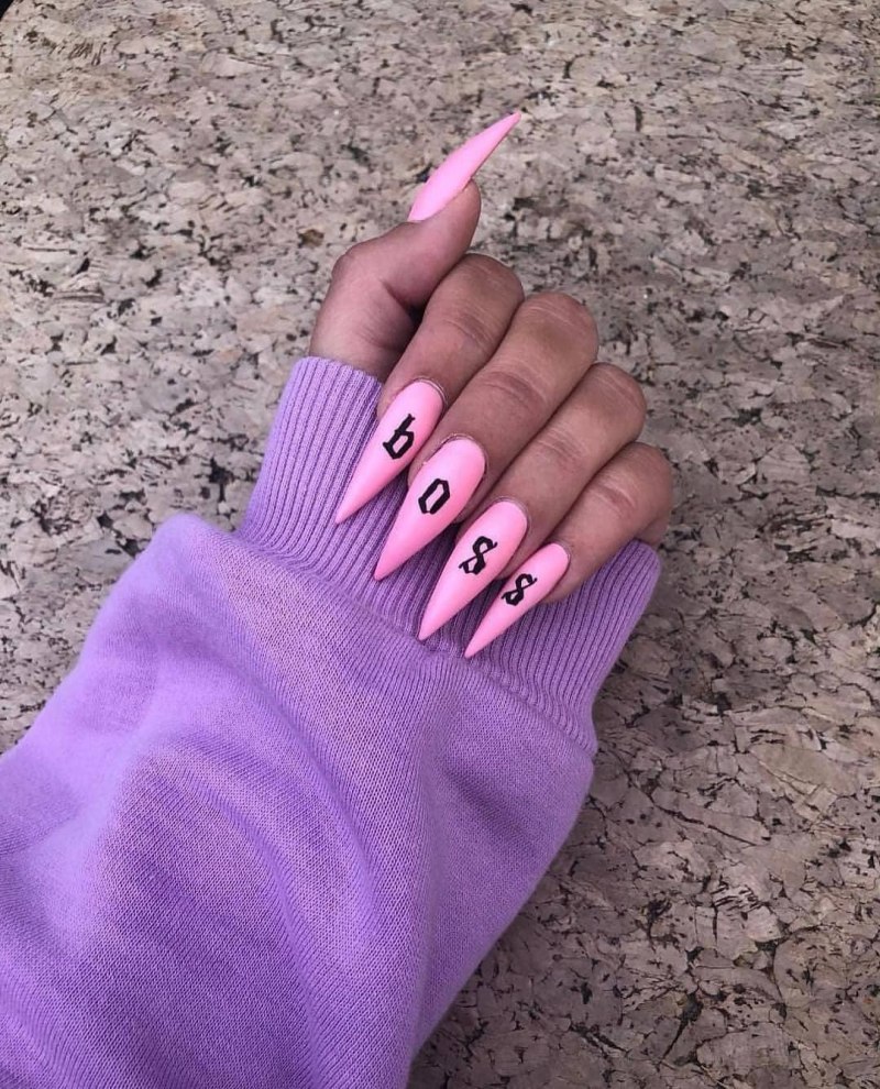 Необычный маникюр на длинные ногти