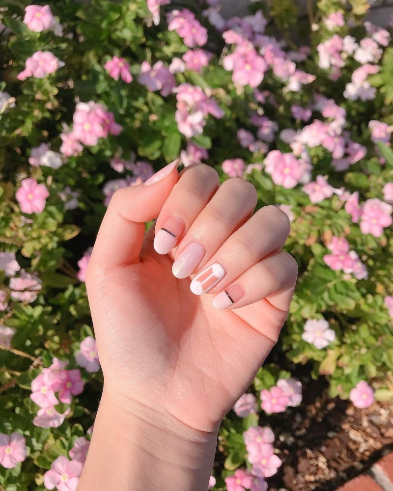 Маникюр с BTS И bt21