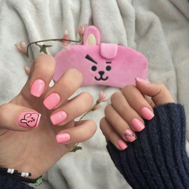 Маникюр с БТС И бт21