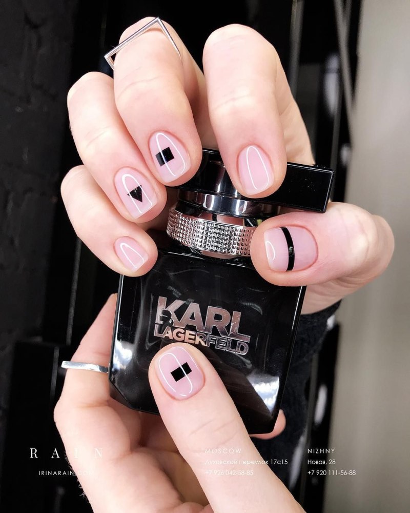 Маникюр БТС В школу